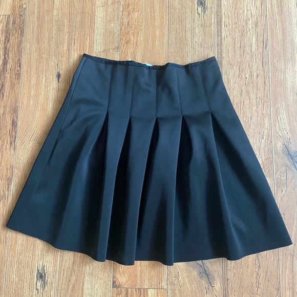 BCBG pleaded skirt - Picture 4 of 6